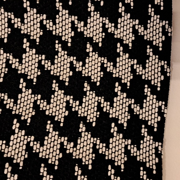 Talbots wool blend houndtoothblack cream skirt size 12  22 inches long nwt - Picture 2 of 6